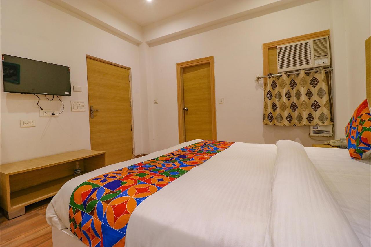 FabHotel Vacanza Noida Exterior foto
